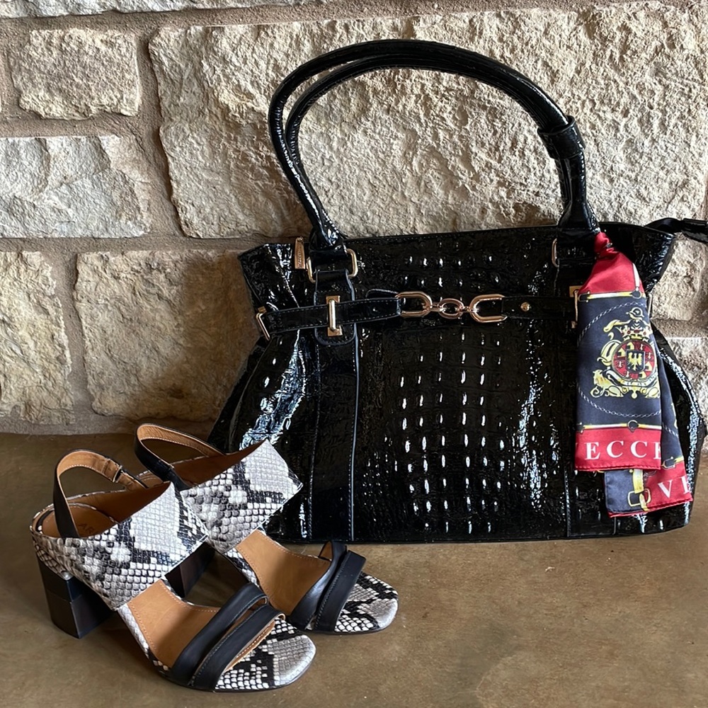 4-season glam! NWT Boutique Italian Vecceli lined shoulder bag w case/scarf